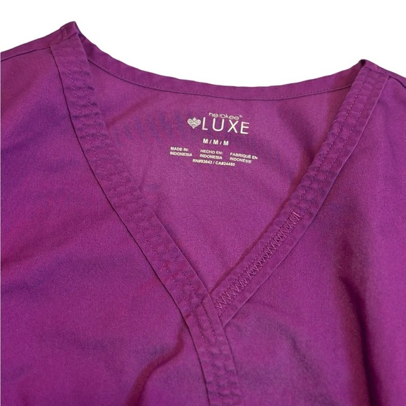 Purple Scrub Top women’s size M - Picture 6 of 9